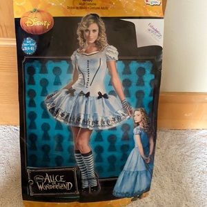 Alice in Wonderland Cosplay